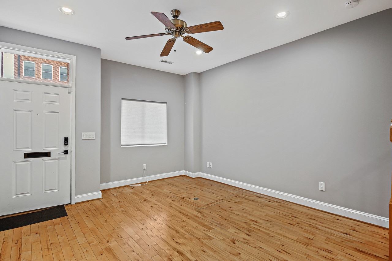213 E Fort Ave - Photo 4 of 27