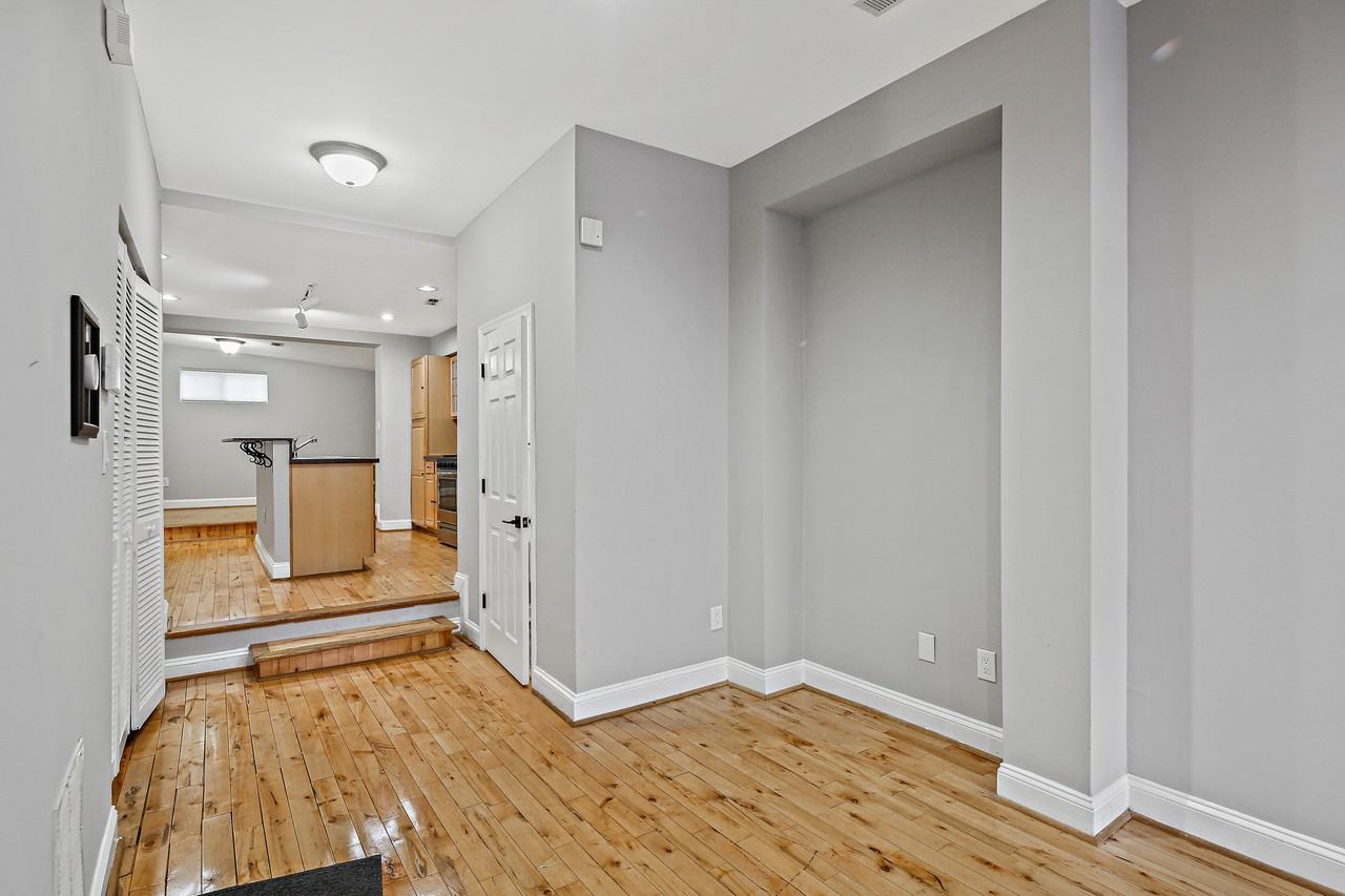 213 E Fort Ave - Photo 6 of 27