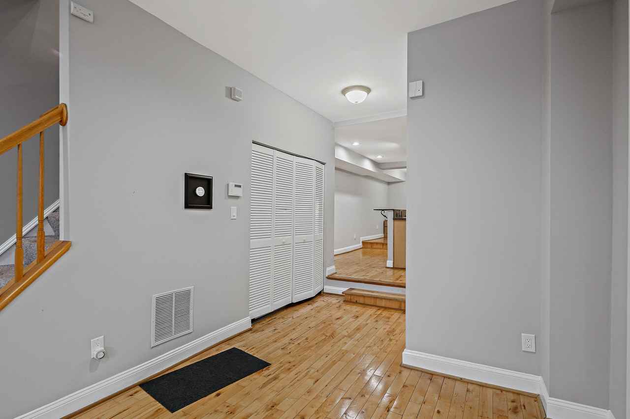 213 E Fort Ave - Photo 7 of 27