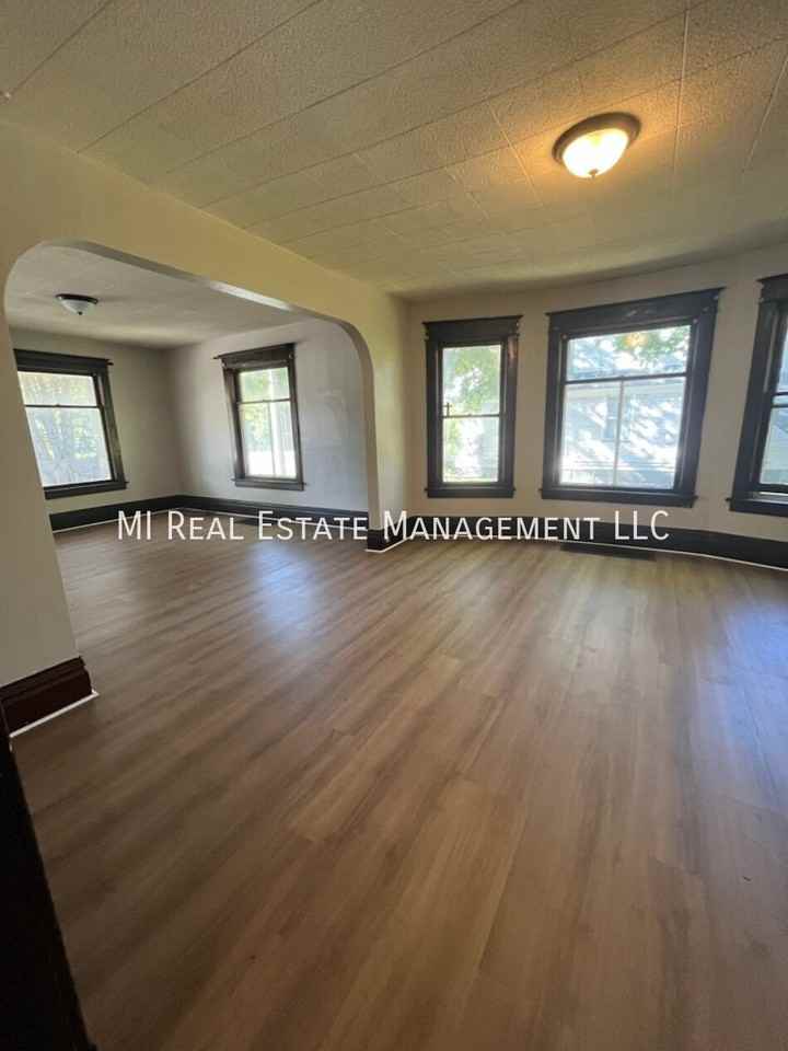 734 E Apple Ave - Photo 2 of 7