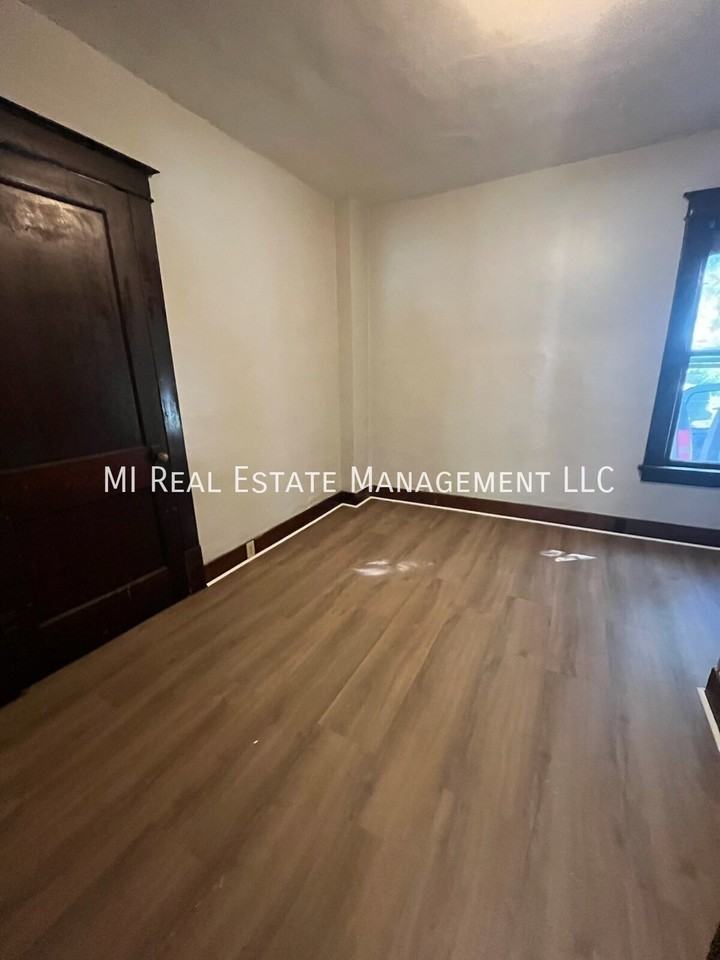 734 E Apple Ave - Photo 6 of 7
