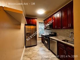 412 Woodlawn Ave #1M - Photo 1 of 1
