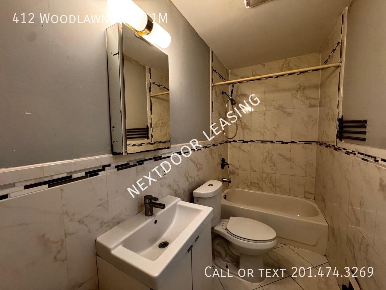 412 Woodlawn Ave #1M - Photo 2 of 5