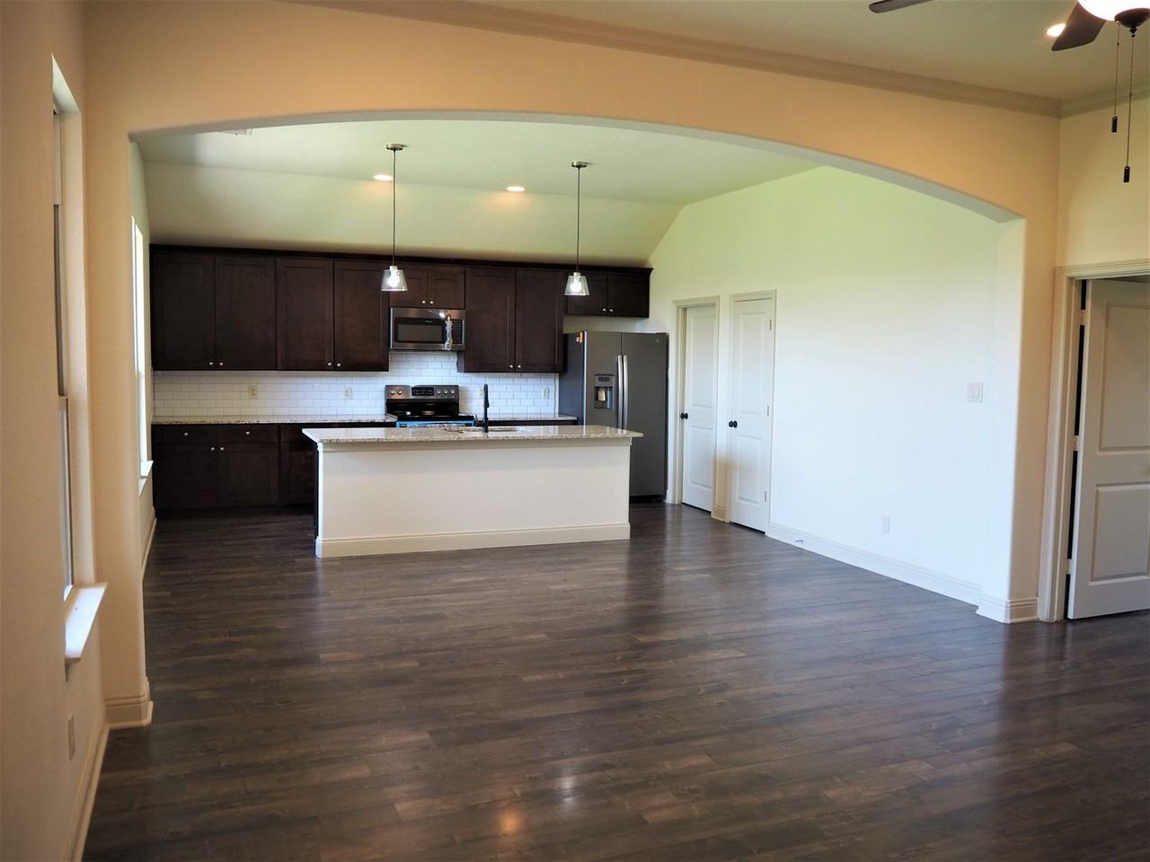 5001 Lakepark Dr - Photo 4 of 29