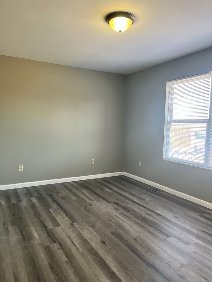 417 Briden Ct - Photo 3 of 33
