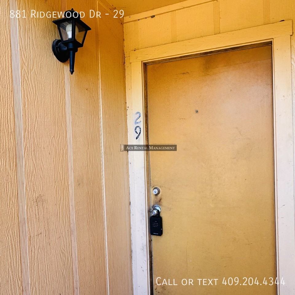 881 Ridgewood Dr #29 - Photo 2 of 17