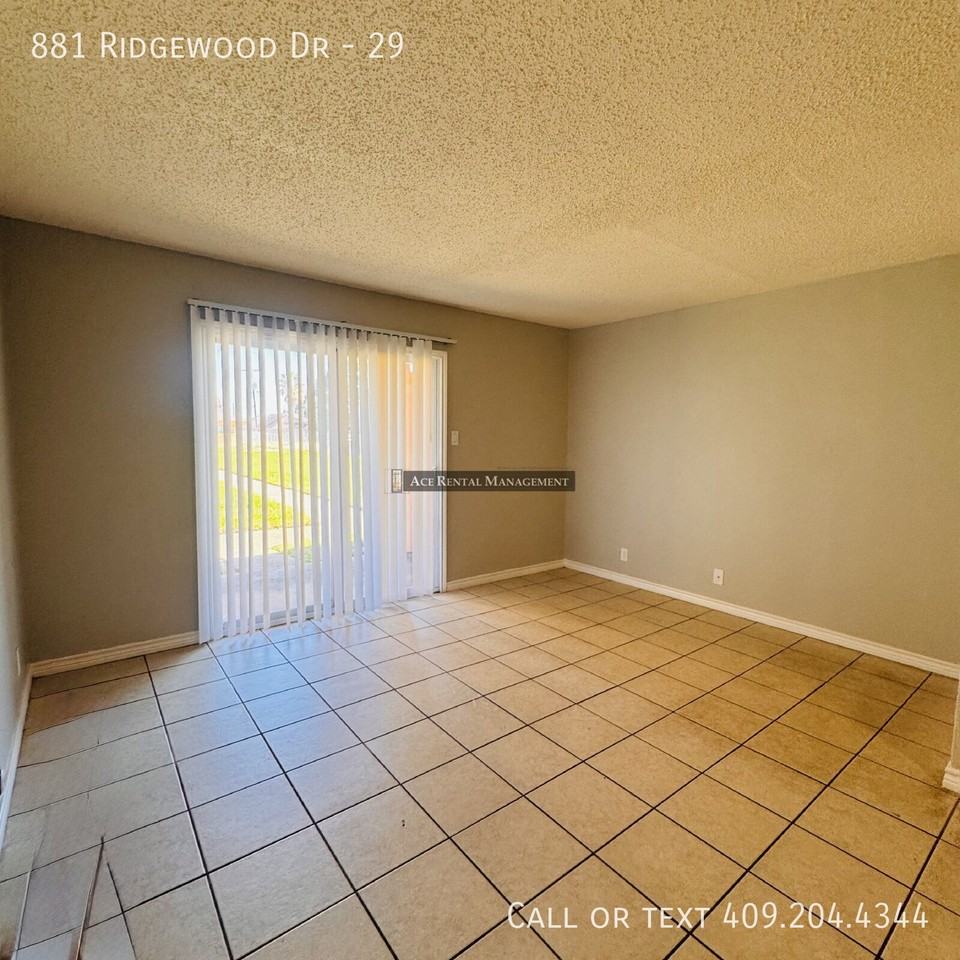 881 Ridgewood Dr #29 - Photo 4 of 17