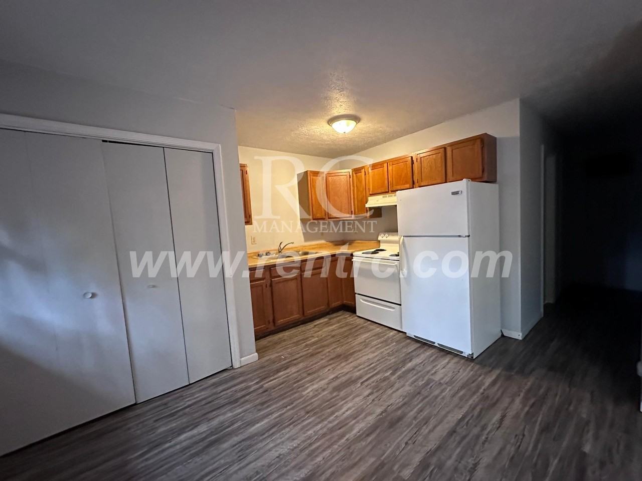 125 N Scott St Apt A4 #N - Photo 2 of 9