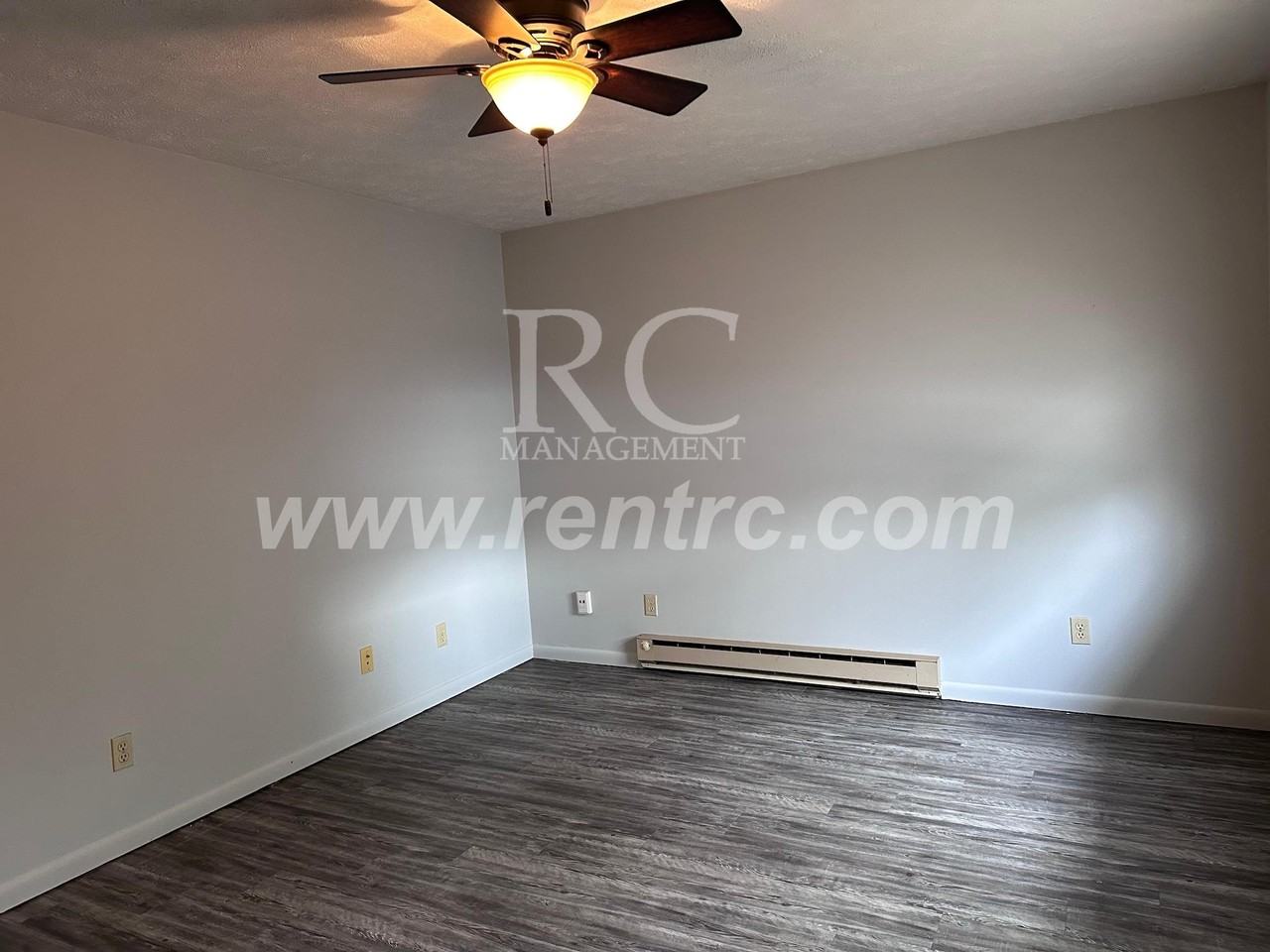 125 N Scott St Apt A4 #N - Photo 5 of 9