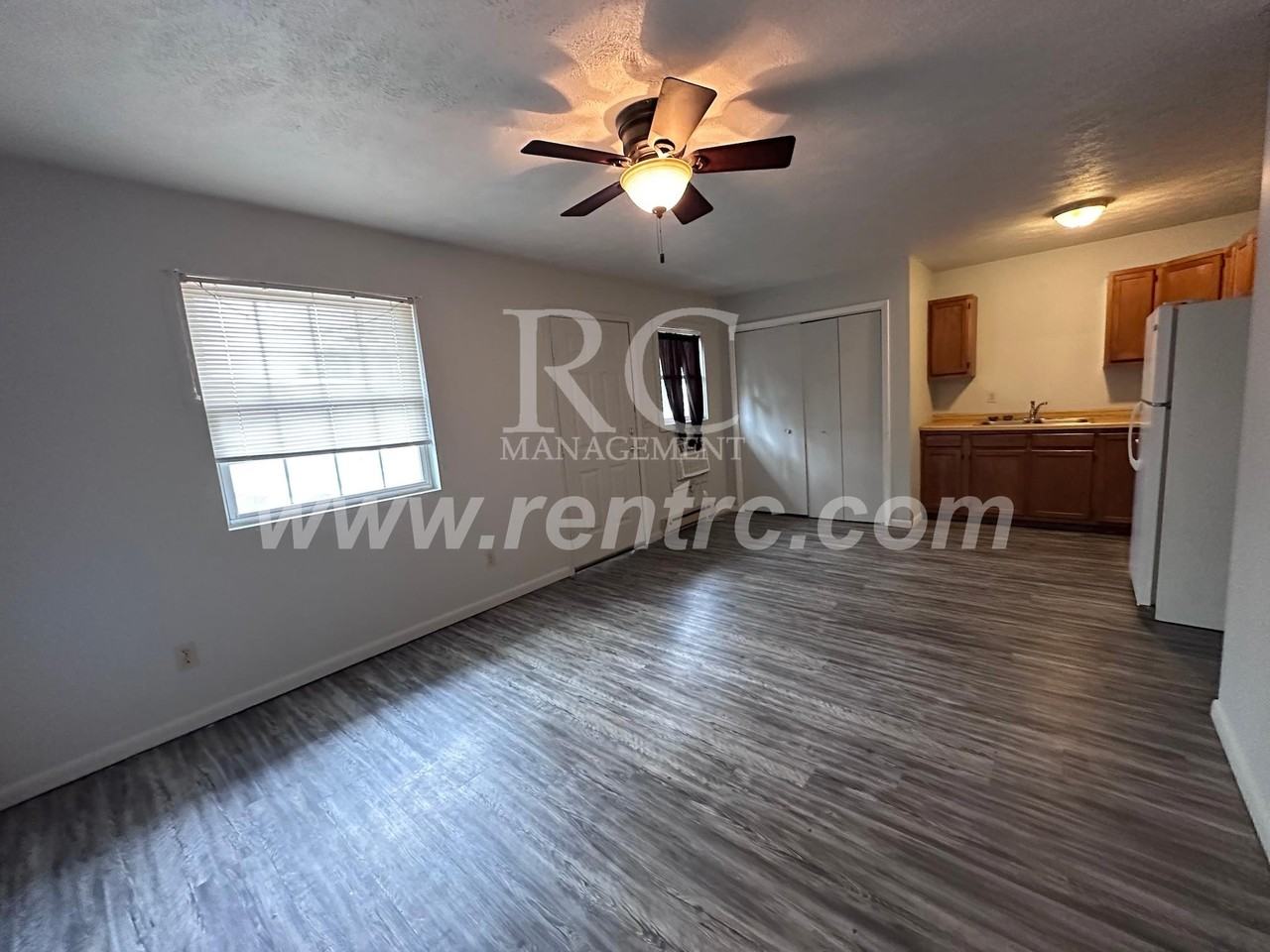 125 N Scott St Apt A4 #N - Photo 6 of 9