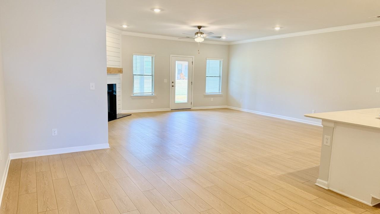 120 Protestant Dr #1 - Photo 4 of 36