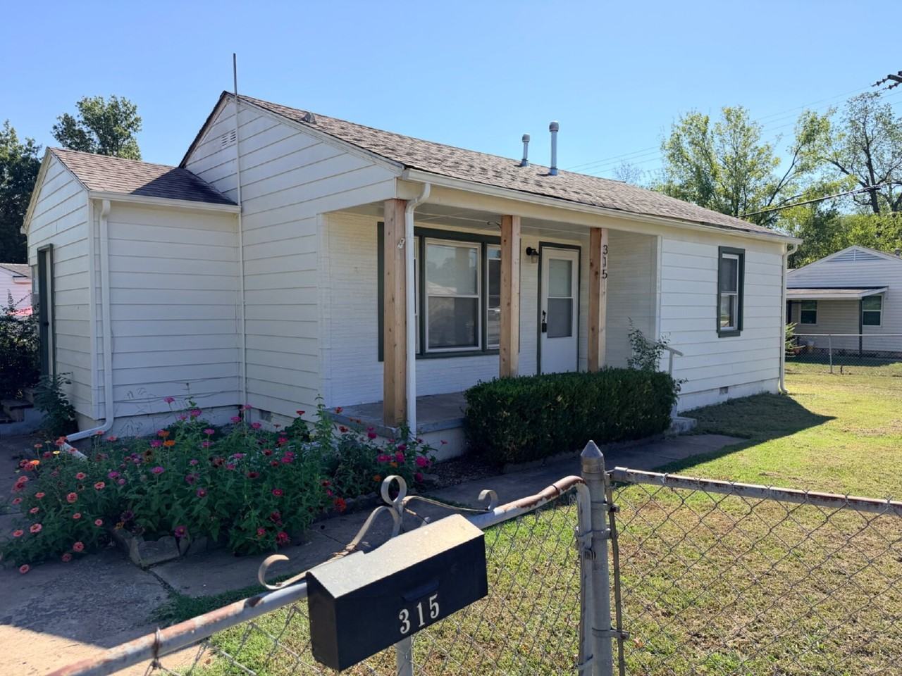 315 N Main St - Photo 2 of 13