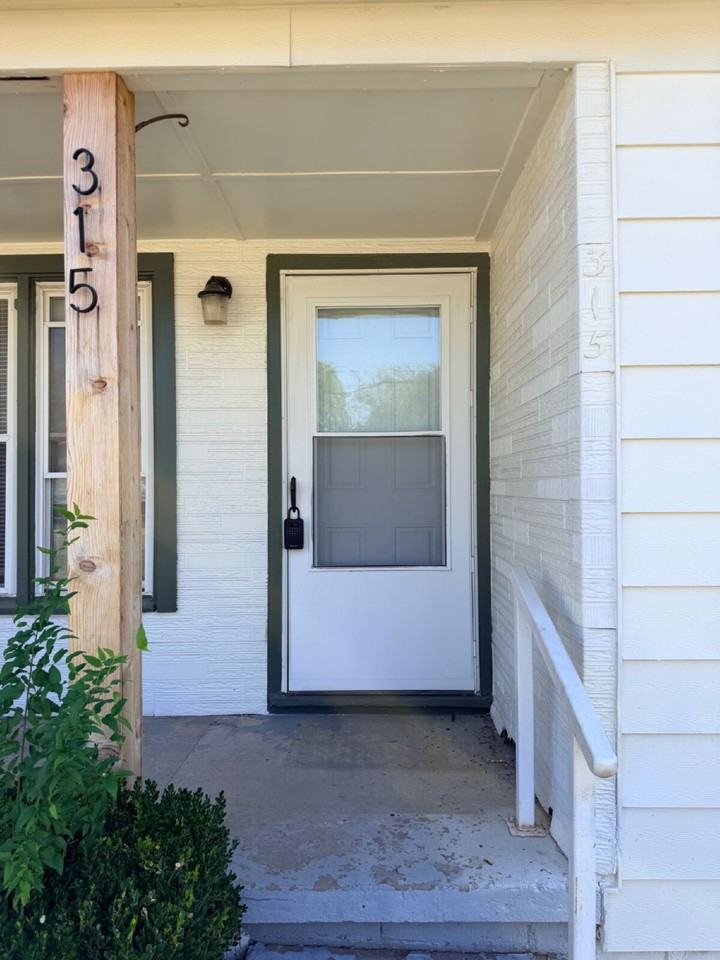 315 N Main St - Photo 3 of 13