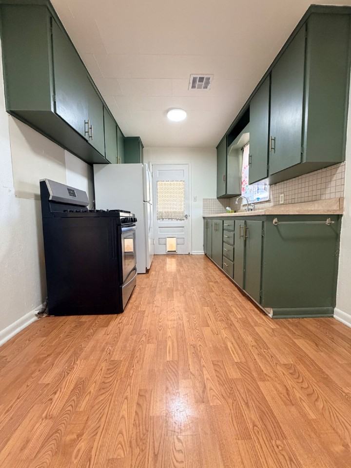315 N Main St - Photo 5 of 13