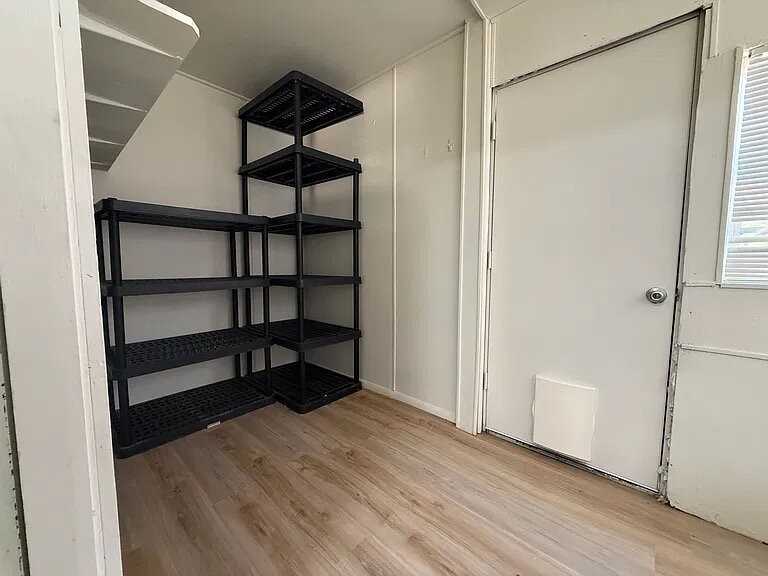 315 N Main St - Photo 7 of 13