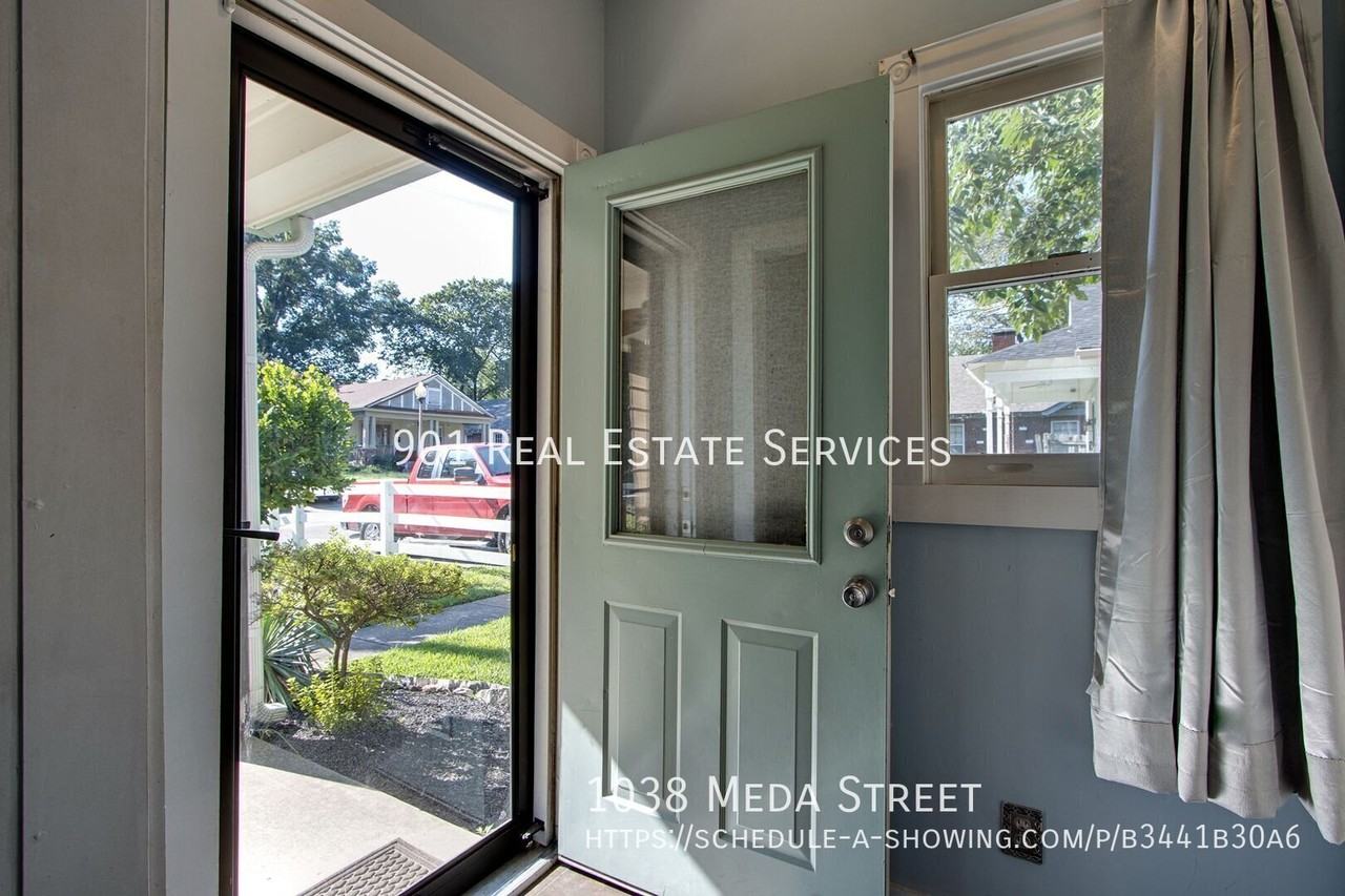 1038 Meda St - Photo 4 of 18