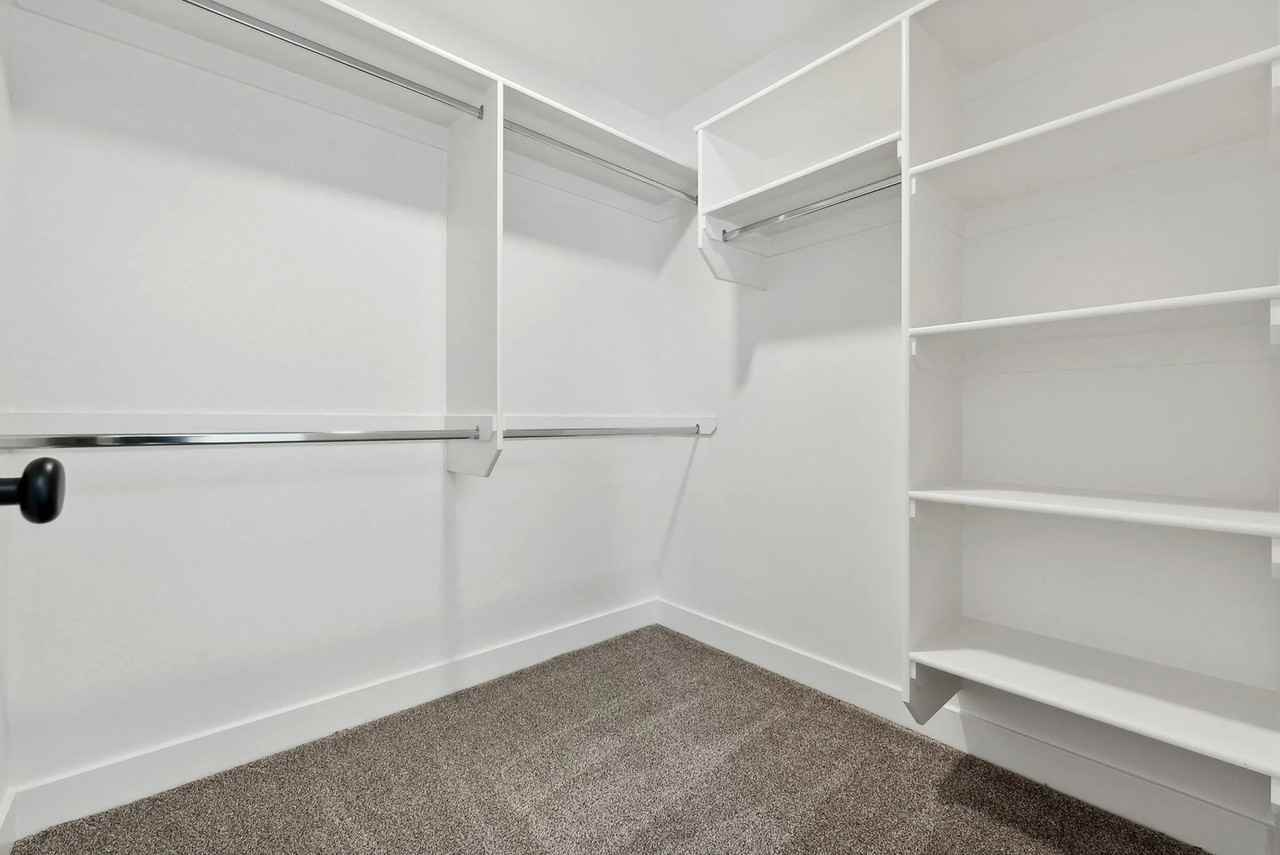635 40th St #404 - Photo 6 of 27