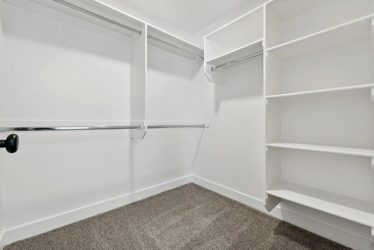 635 40th St #804 - Photo 6 of 27