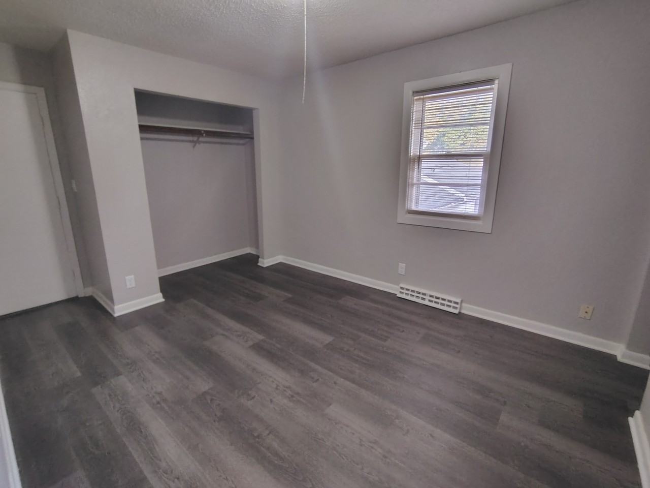 907 Short St #B - Photo 6 of 7