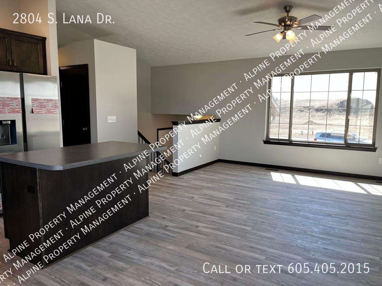2804 S Lana Dr - Photo 4 of 38