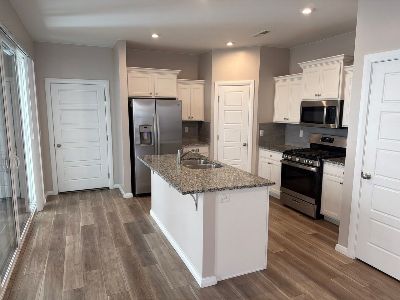 750 W Scarlet Hill Dr #1 - Photo 6 of 35
