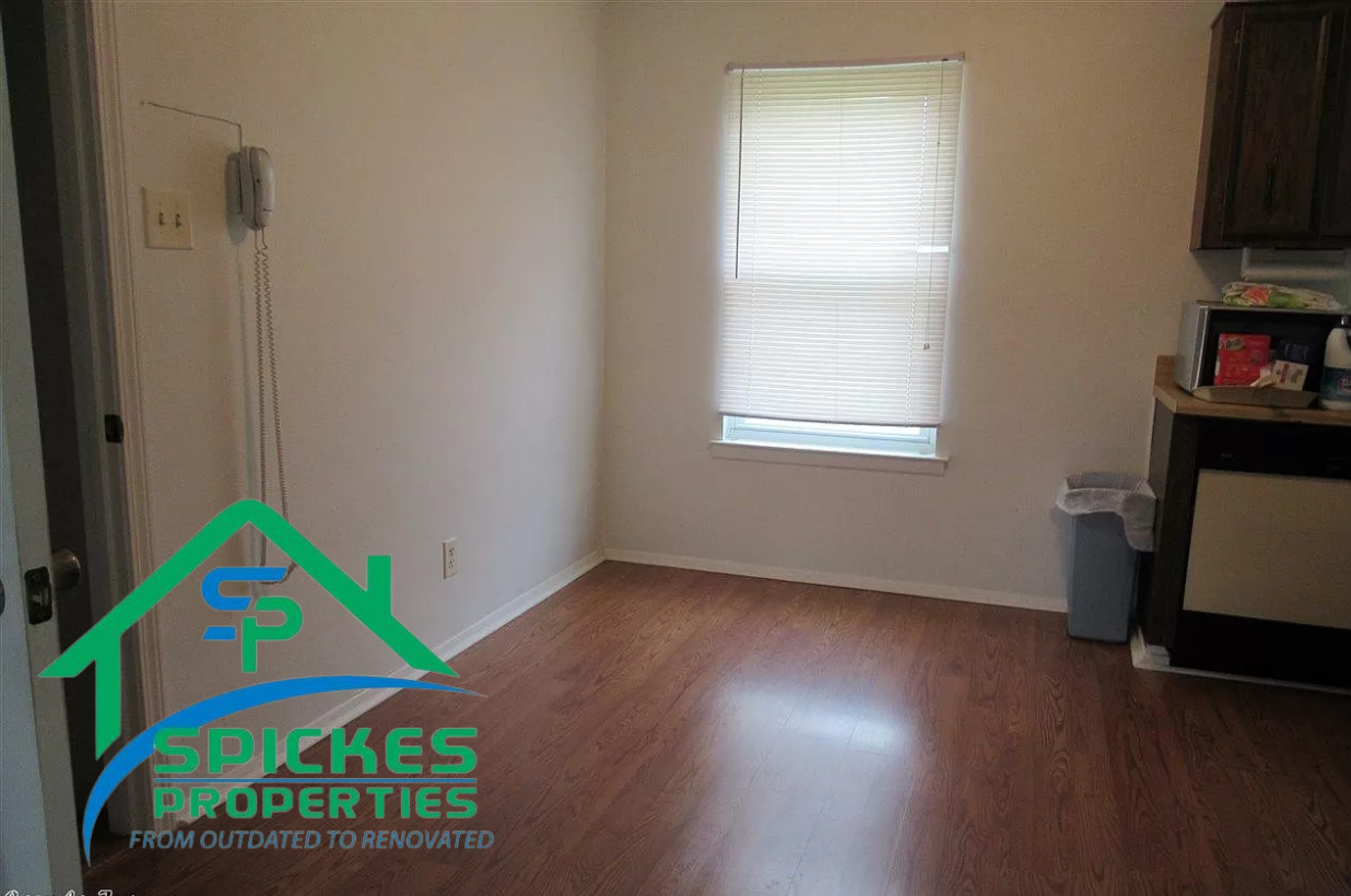 1804 Neely St #1 - Photo 3 of 10