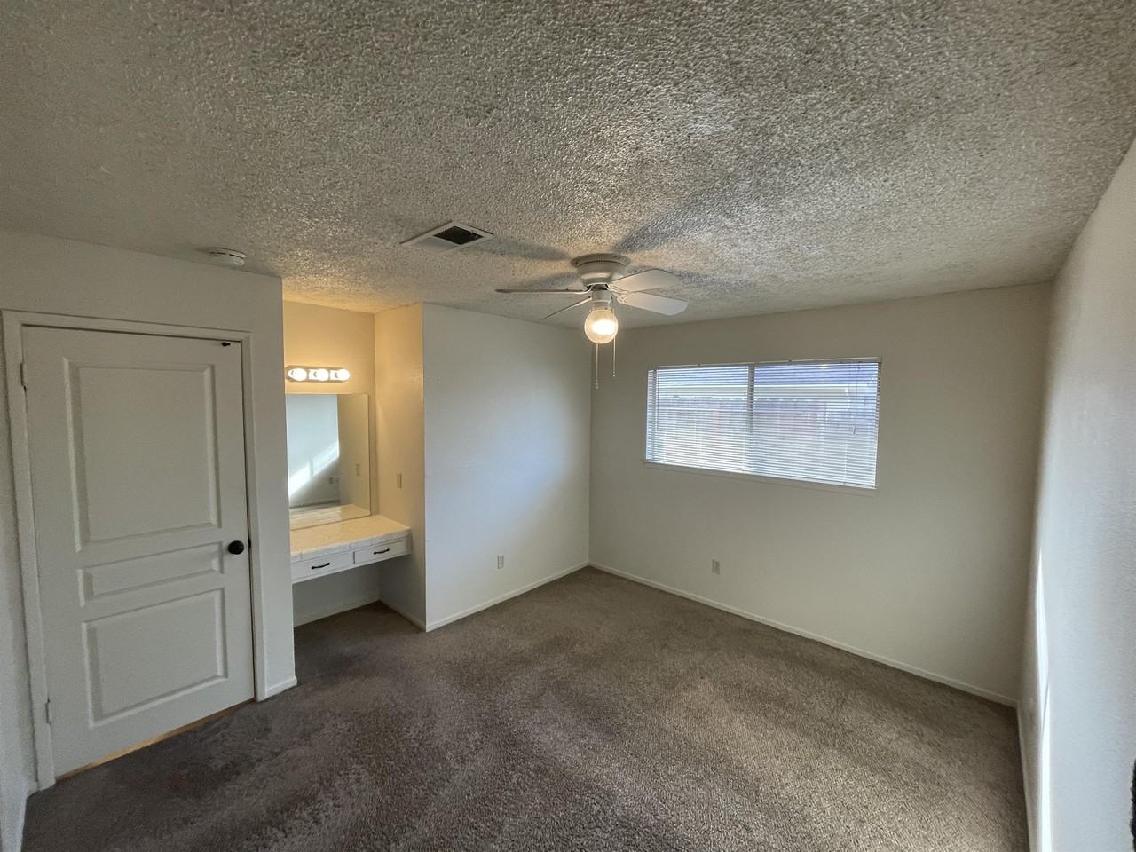 1720 Floyd Avenue - Photo 5 of 20