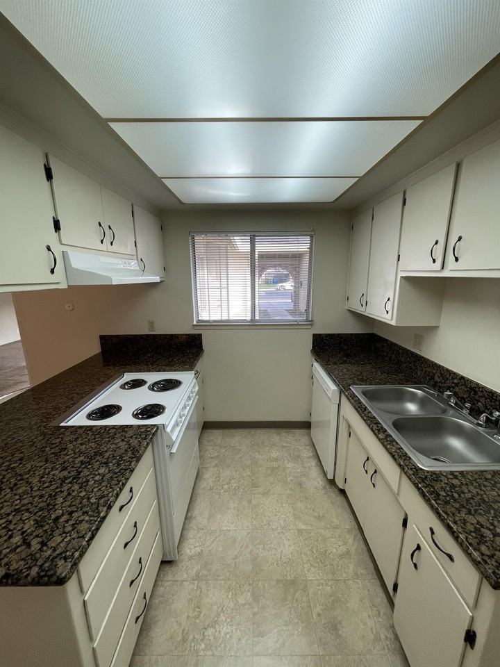 1720 Floyd Avenue - Photo 6 of 20