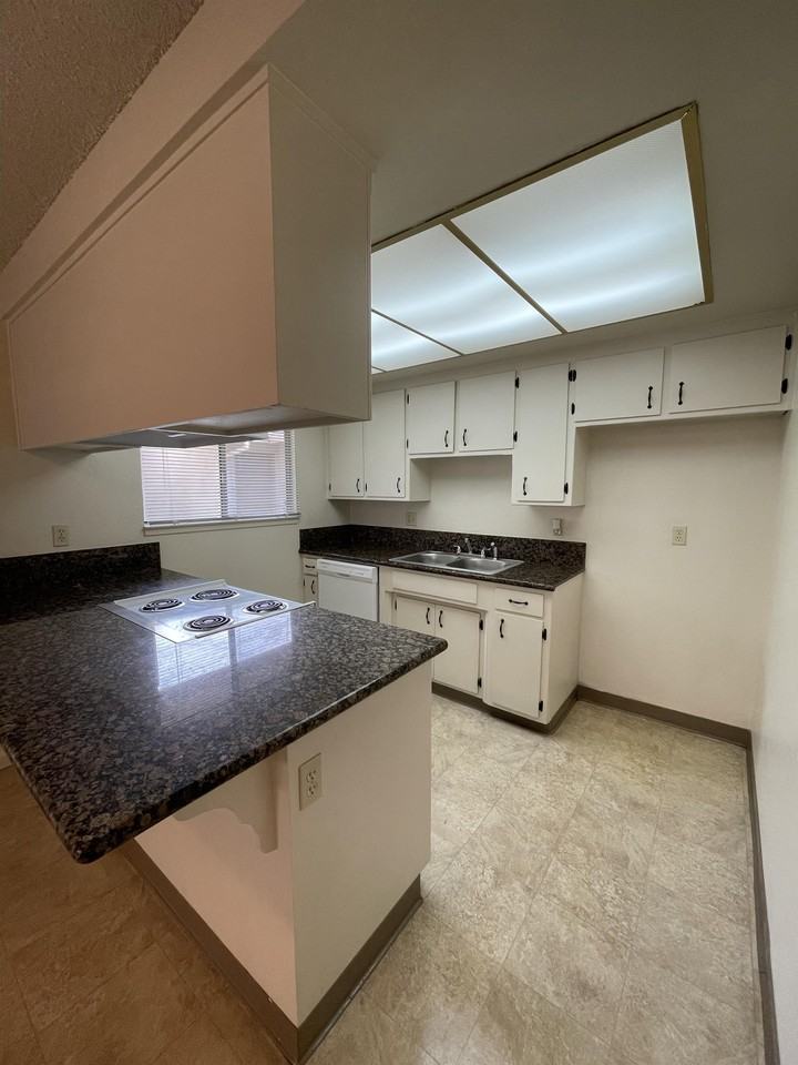 1720 Floyd Avenue - Photo 7 of 20