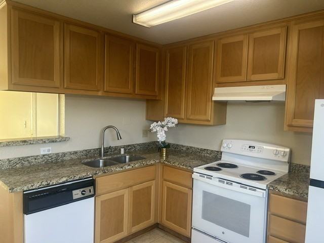 2942 Sierra Street - Photo 6 of 48