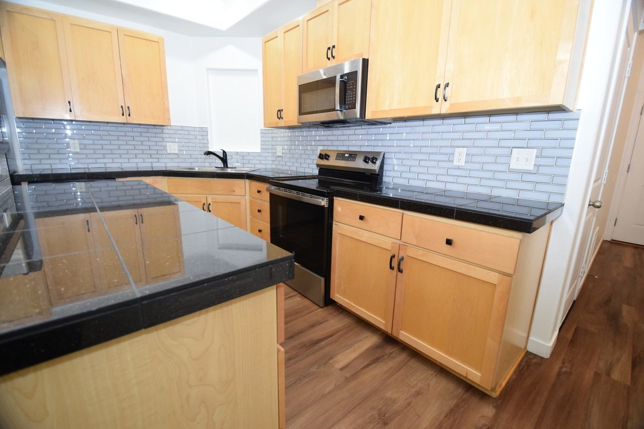2314 Ne Redelfs Way #1 - Photo 6 of 27