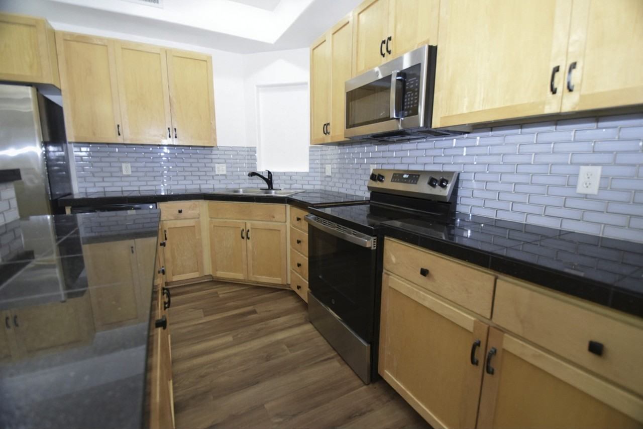 2314 Ne Redelfs Way #1 - Photo 7 of 27