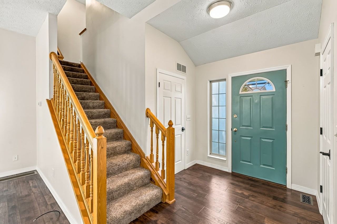 1097 Pebble Brook Dr #1 - Photo 3 of 35