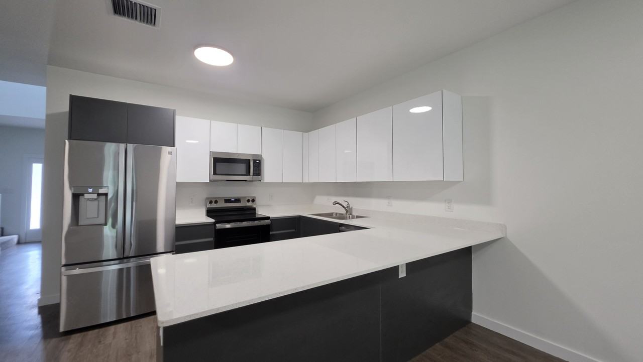 1589 Nw 29th Rd #7 - Photo 5 of 23