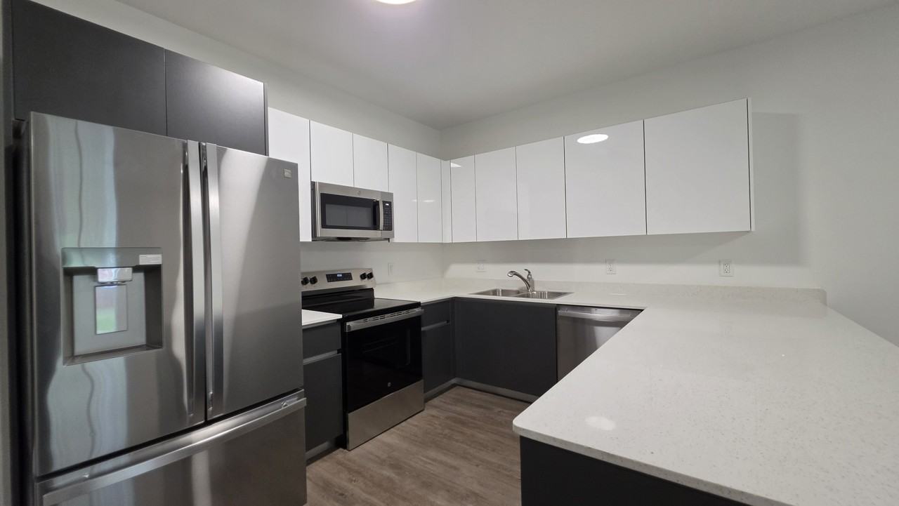 1589 Nw 29th Rd #7 - Photo 6 of 23