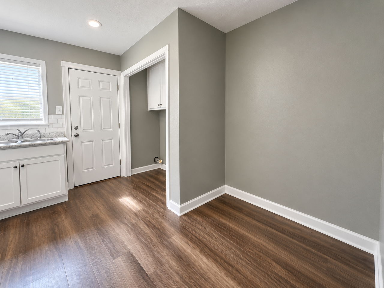 1216 White Avenue - Photo 4 of 8