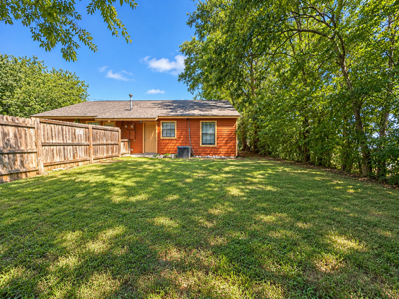 1216 White Avenue - Photo 7 of 8