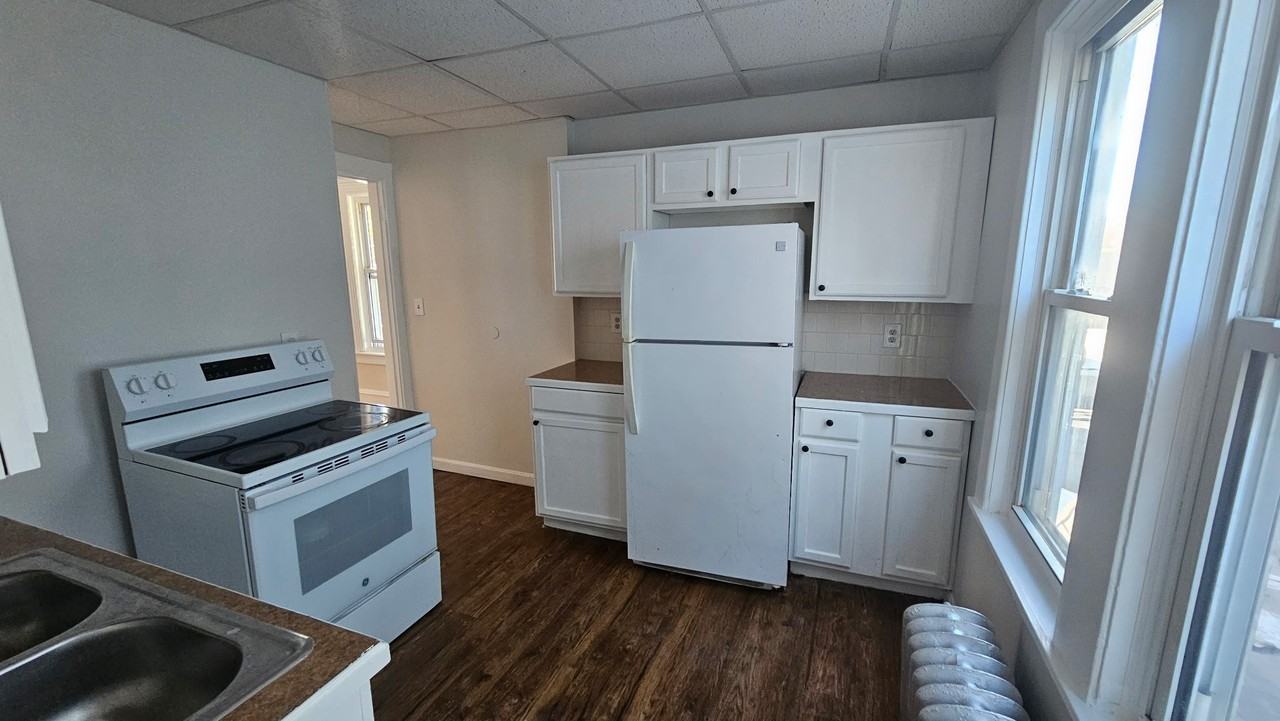 513 Whipple Street - Photo 5 of 10