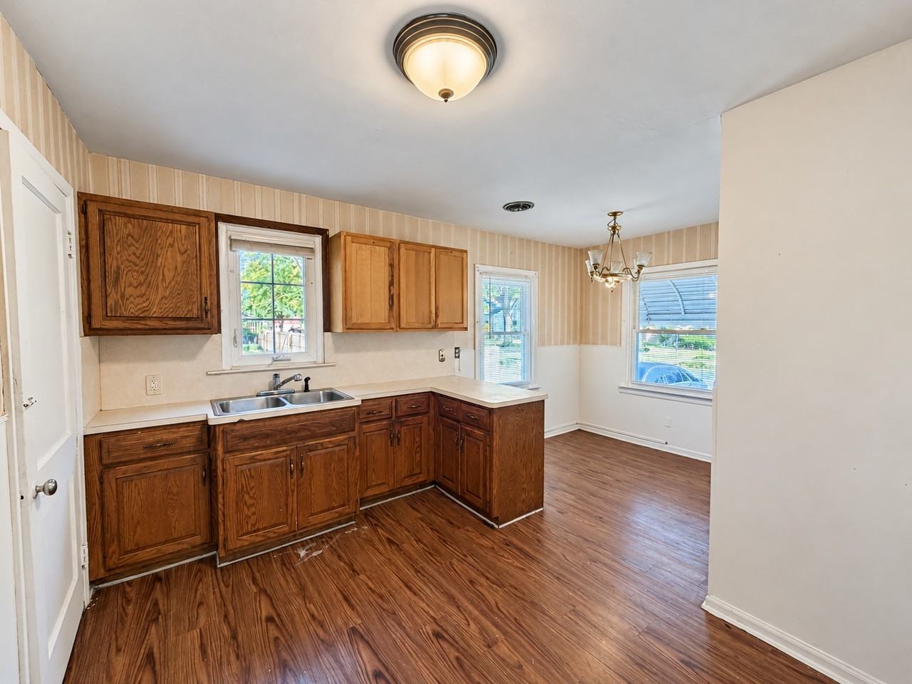 18863 Dean St #1 - Photo 5 of 24