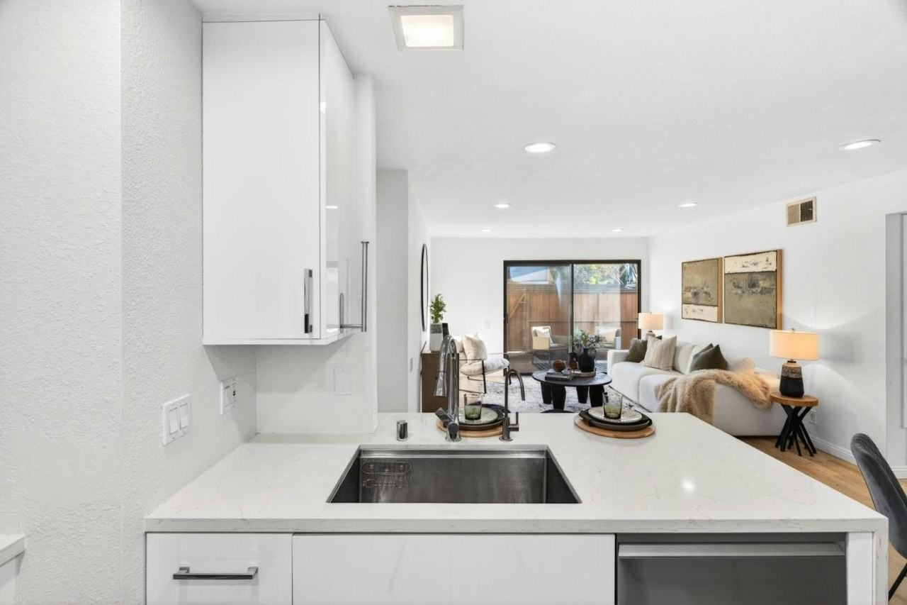 286 Hackamore Common, Unit 28 - Photo 6 of 18