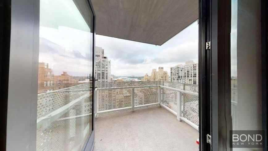 515 E 86th St - Photo 4 of 10