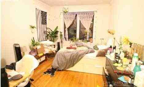 56 Park Vale Ave - Photo 4 of 8