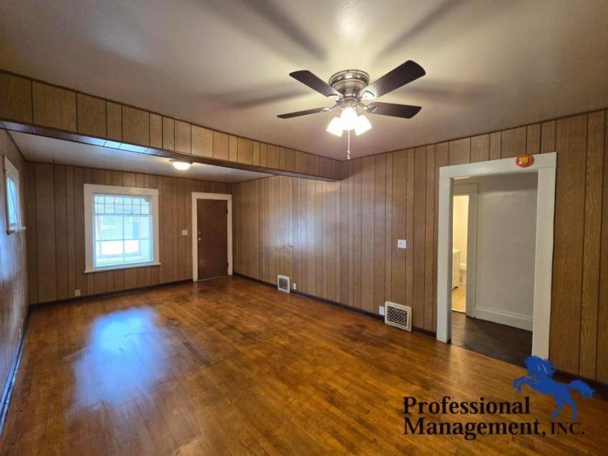 133 Grand Ave - Photo 3 of 9