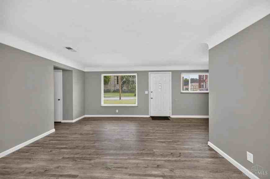 5845 Salvia Ave - Photo 4 of 10