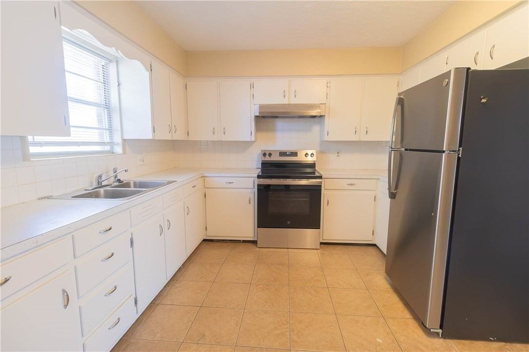 702 Nw 8th St - Photo 6 of 18