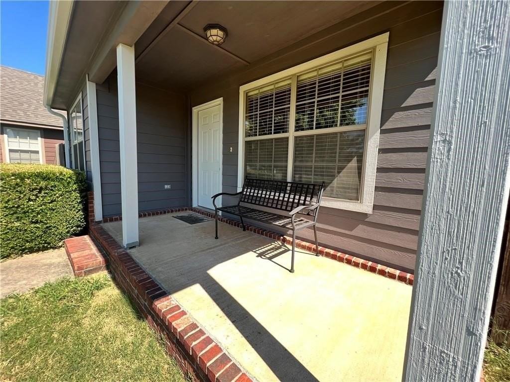 3808 Sw Gibson Ave - Photo 2 of 15