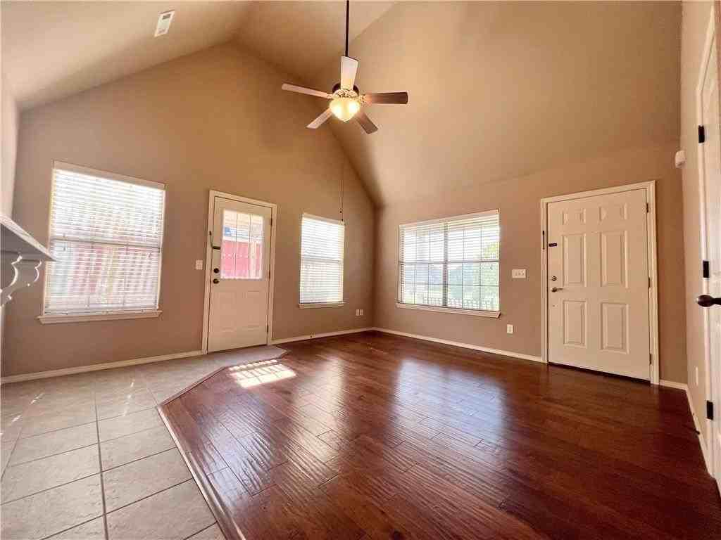 3808 Sw Gibson Ave - Photo 3 of 15