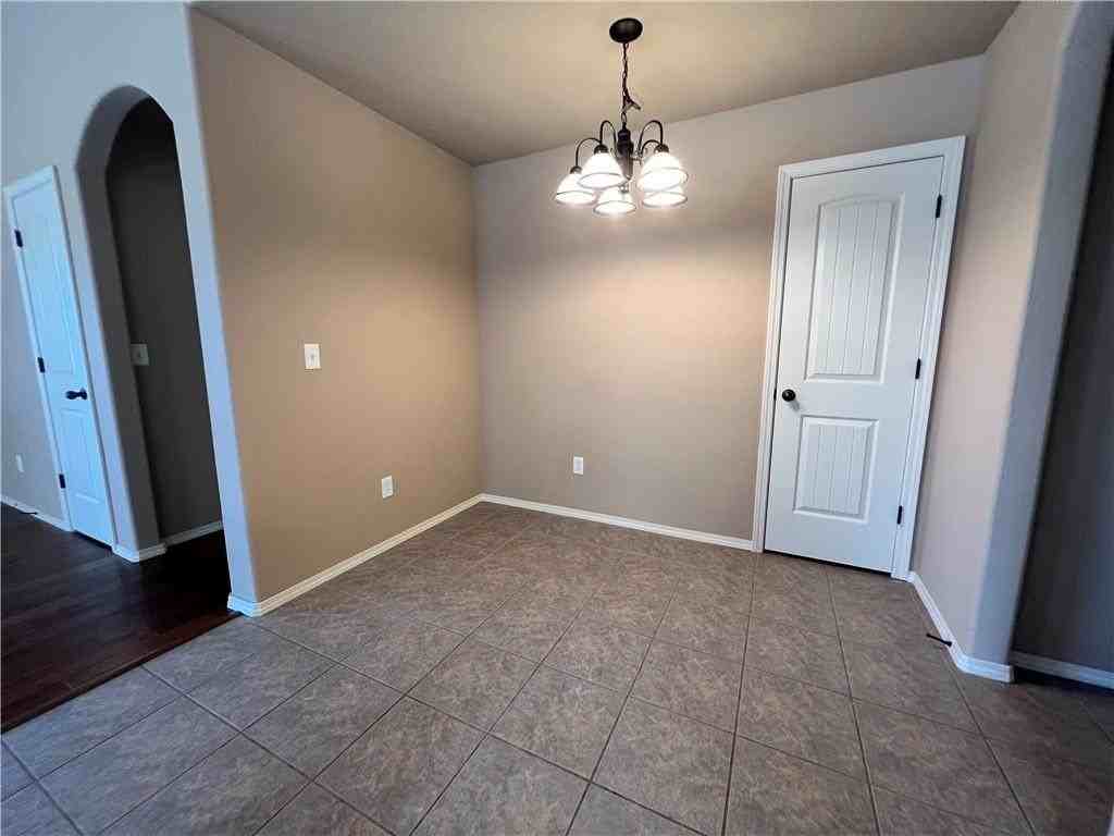 3808 Sw Gibson Ave - Photo 5 of 15