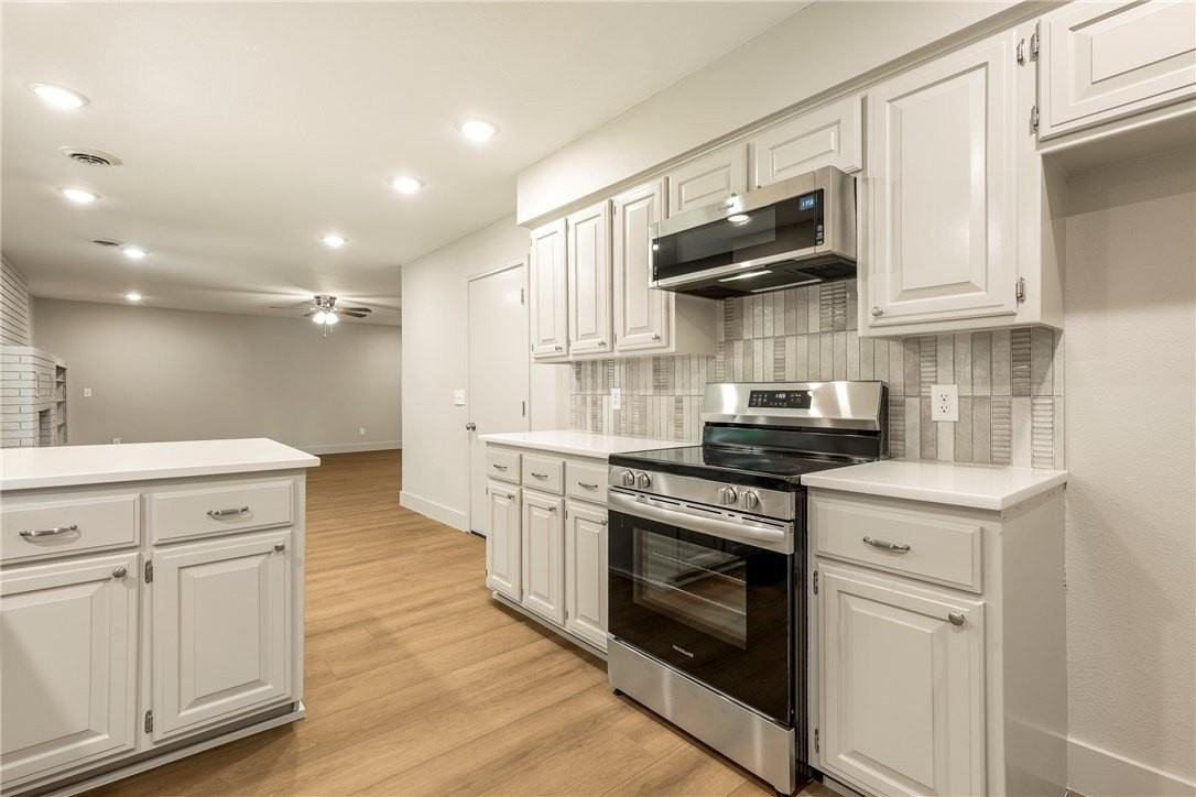 1607 Greenbriar St - Photo 6 of 30