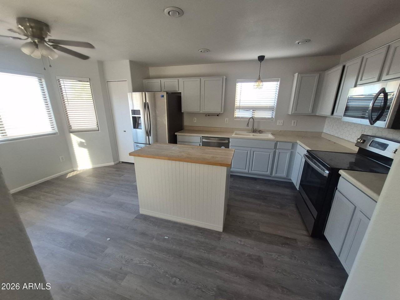 41577 W Sunland Dr - Photo 5 of 16